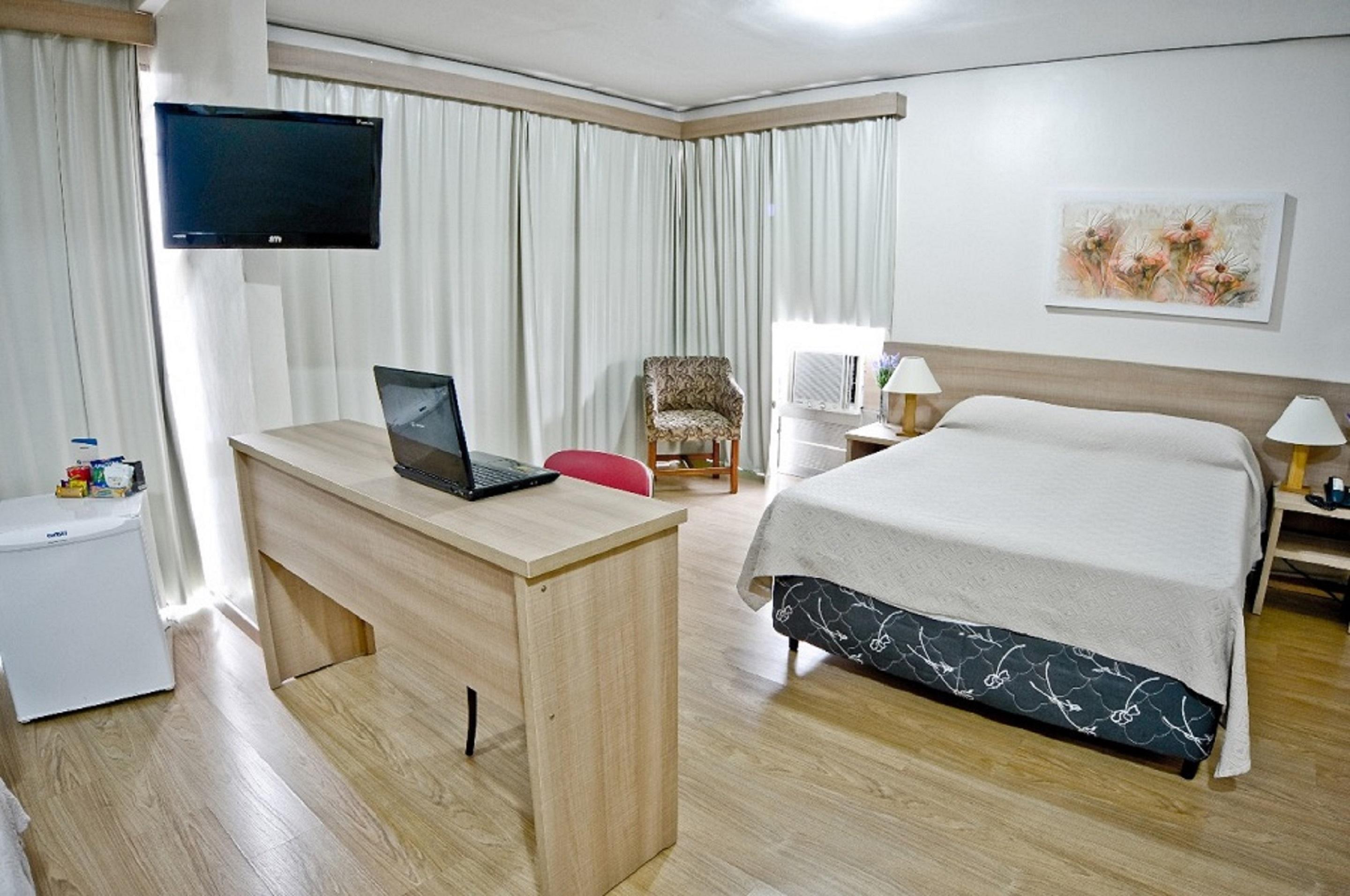 Hotel Dan Express - Próximo A Santa Casa E Ufrgs 3*
